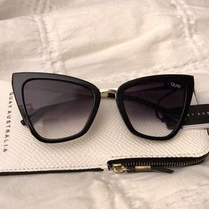 Sunglasses Quay Australia.